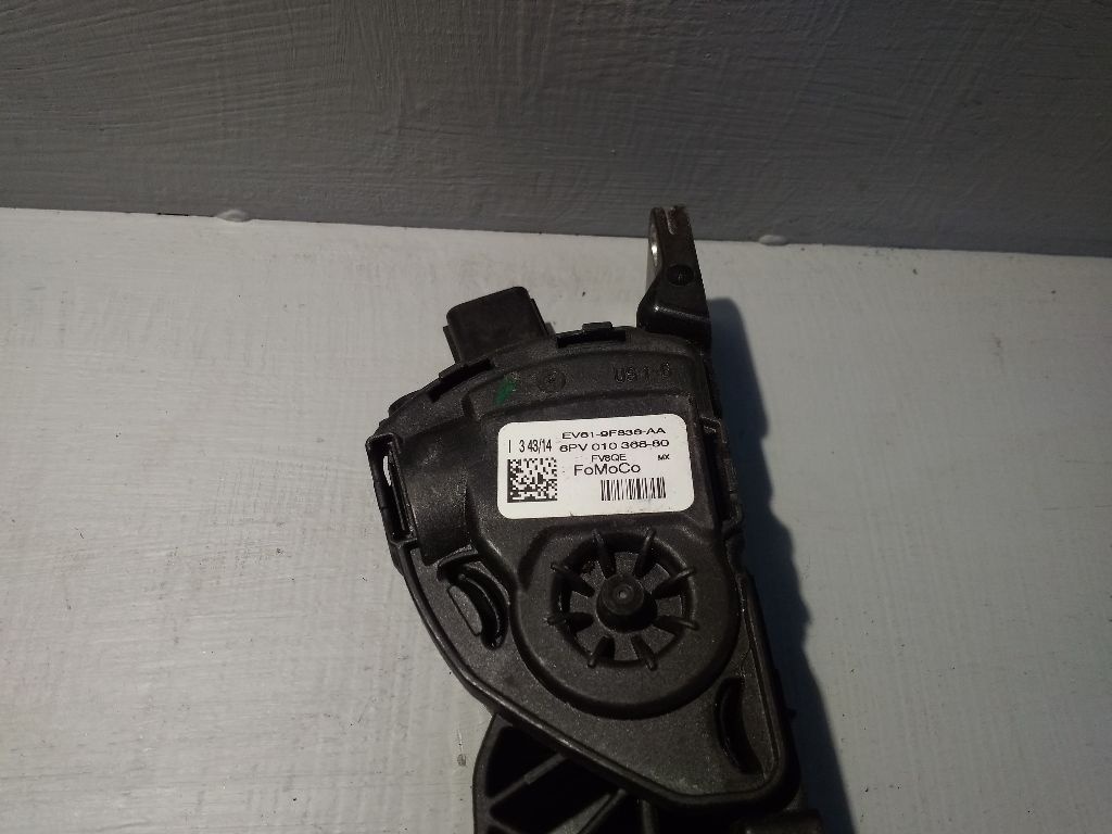Педаль газа к Ford Focus 2014