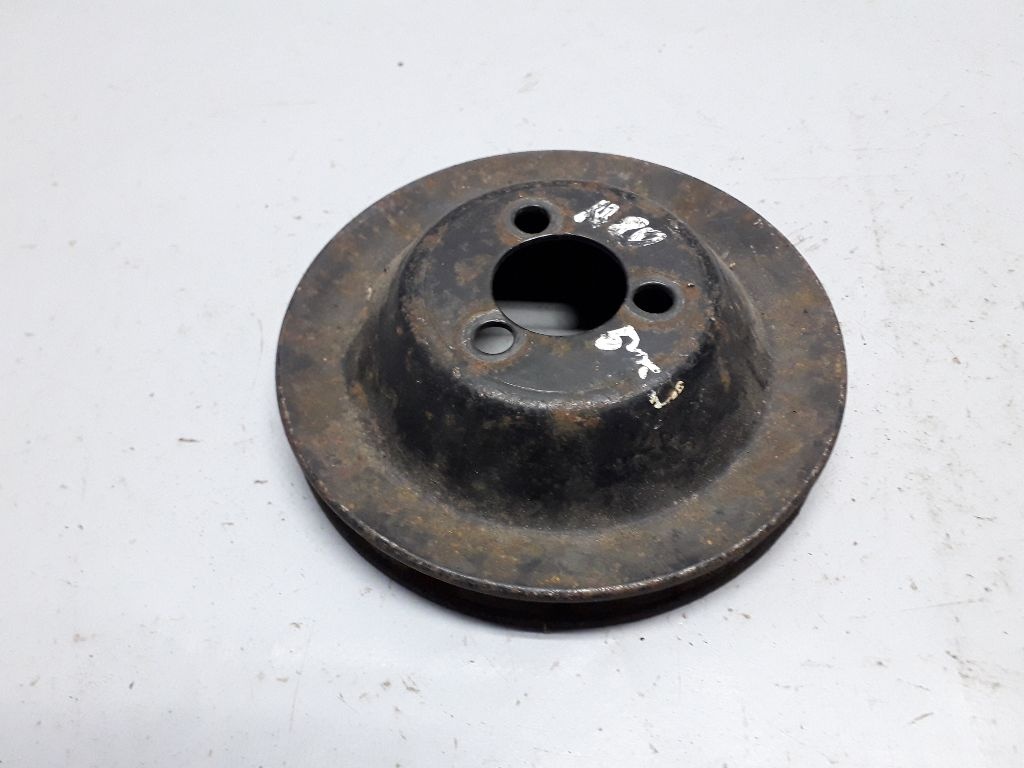Шкив помпы к Audi 80 1990