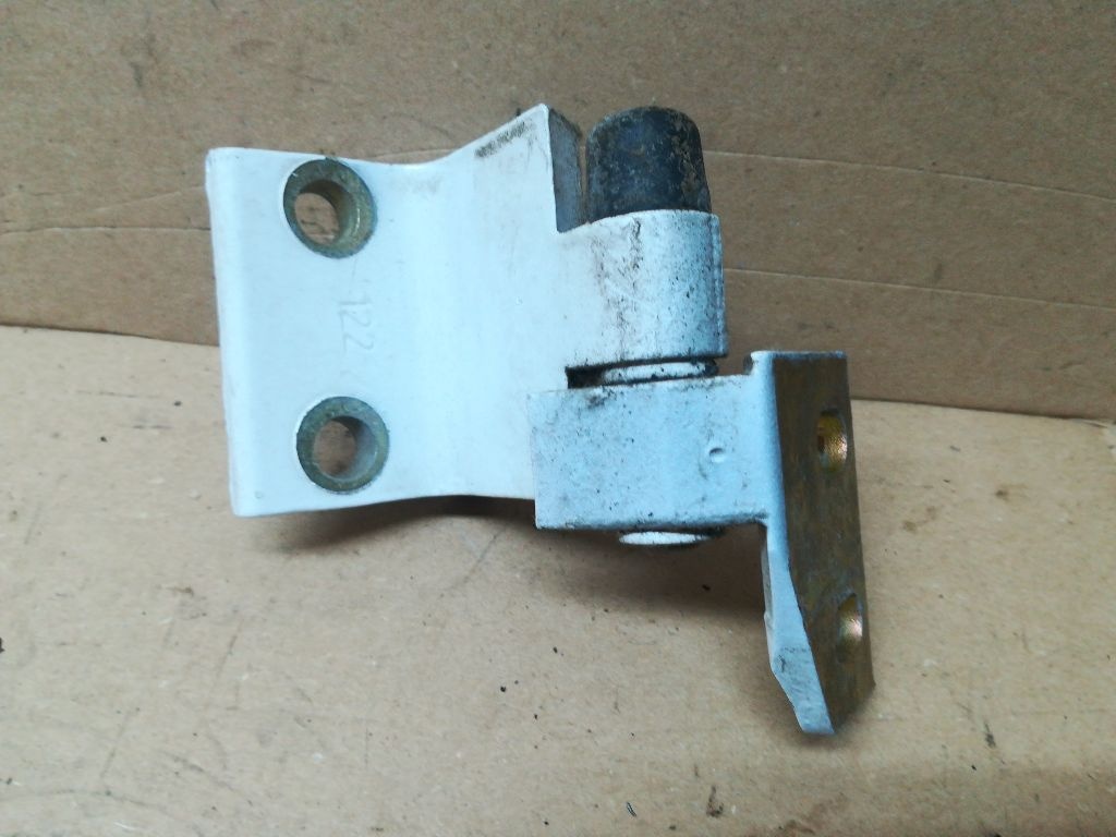 Петля двери к Peugeot 406 1997