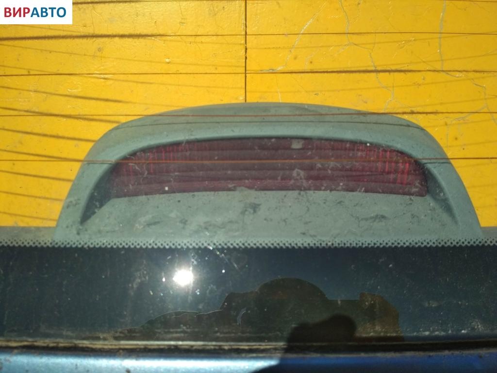 Стоп-сигнал к Kia Rio 2001