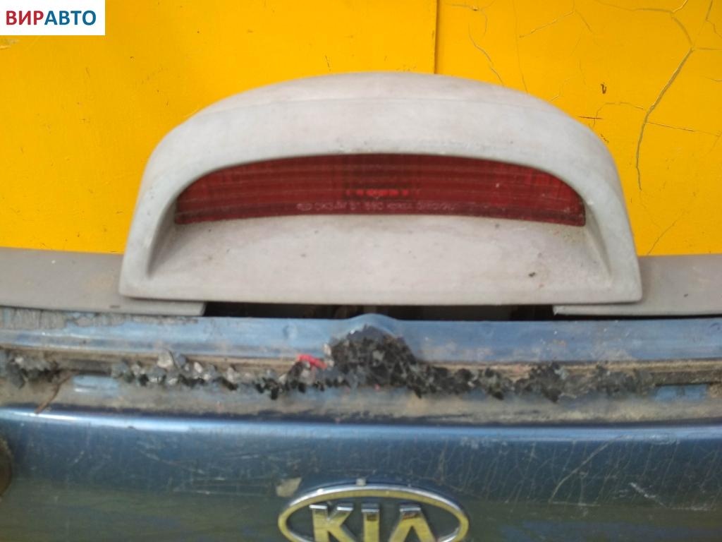 Стоп-сигнал к Kia Rio 2001