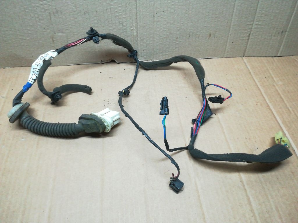Проводка двери к Kia Carens 2000