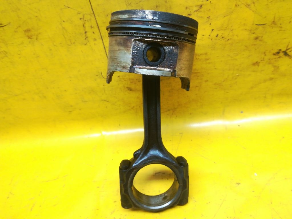 Поршень к Suzuki Swift 1995