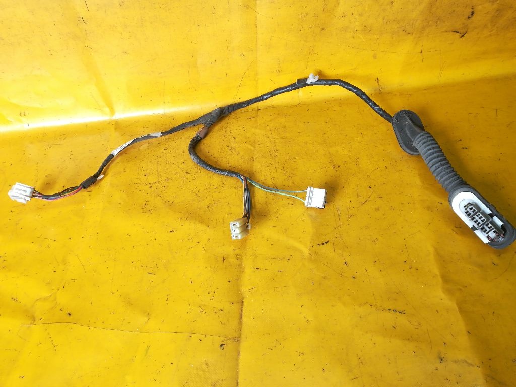 Проводка двери к Mazda Xedos 9 1994