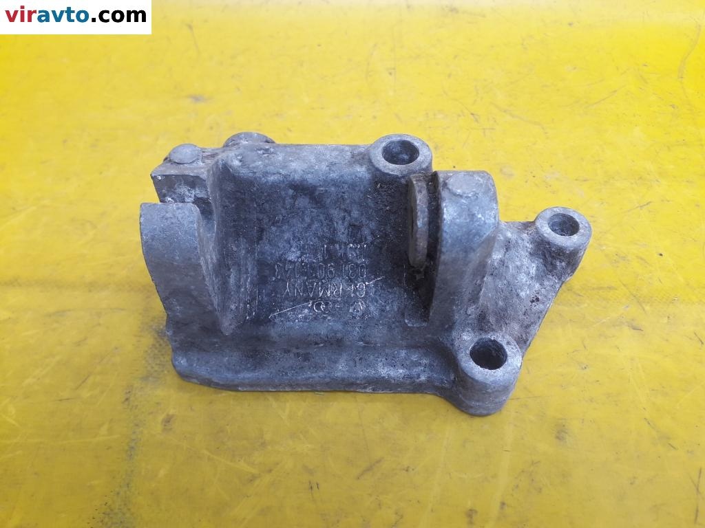 Кронштейн генератора к SEAT Terra 1992