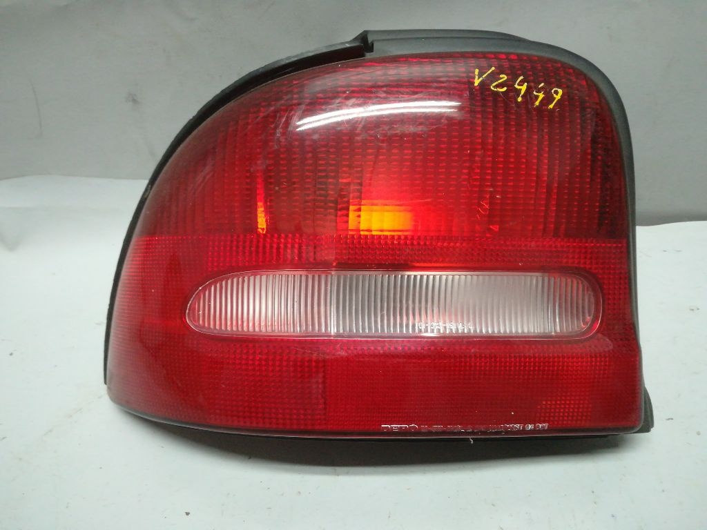 Фонарь задний левый к Chrysler Neon 1998