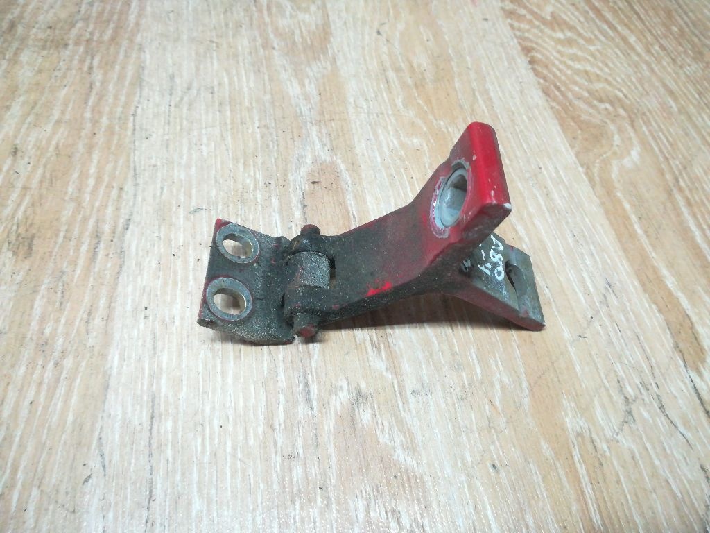 Петля двери к Audi 80 1995