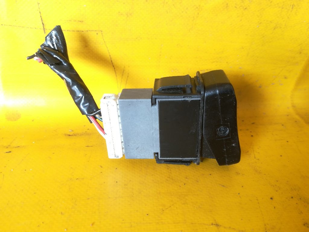 Кнопка  к Mazda Xedos 9 1994