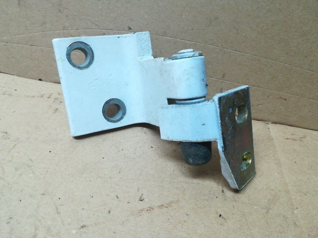 Петля двери к Peugeot 406 1997