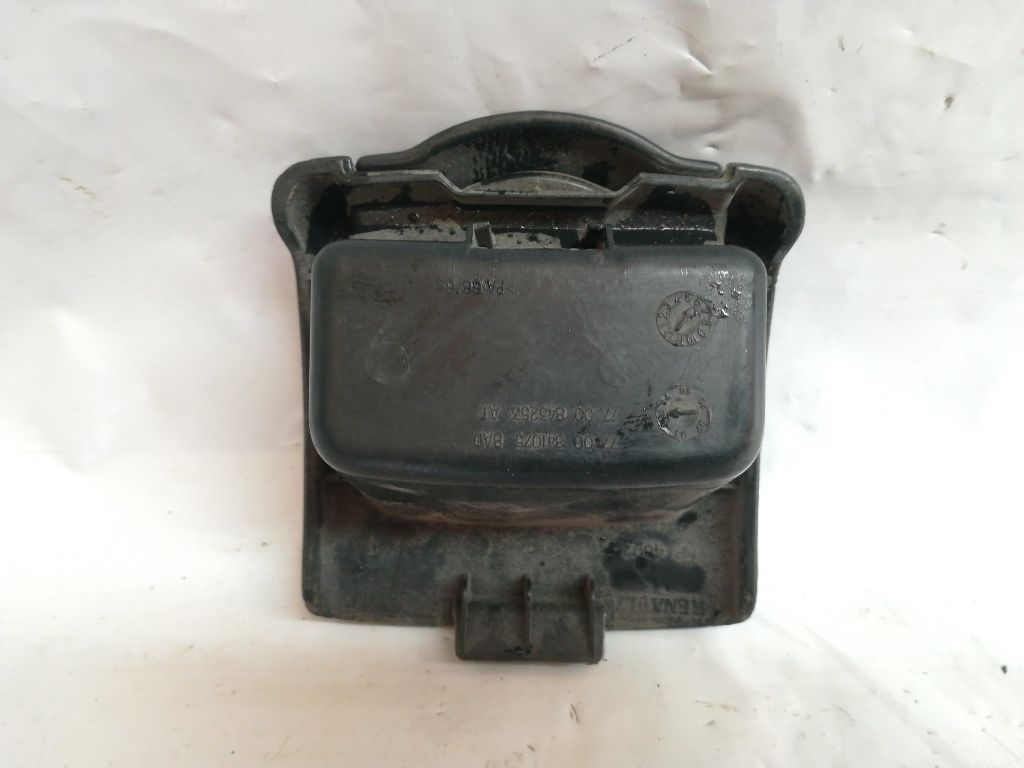 Пепельница к Renault Megane 1996
