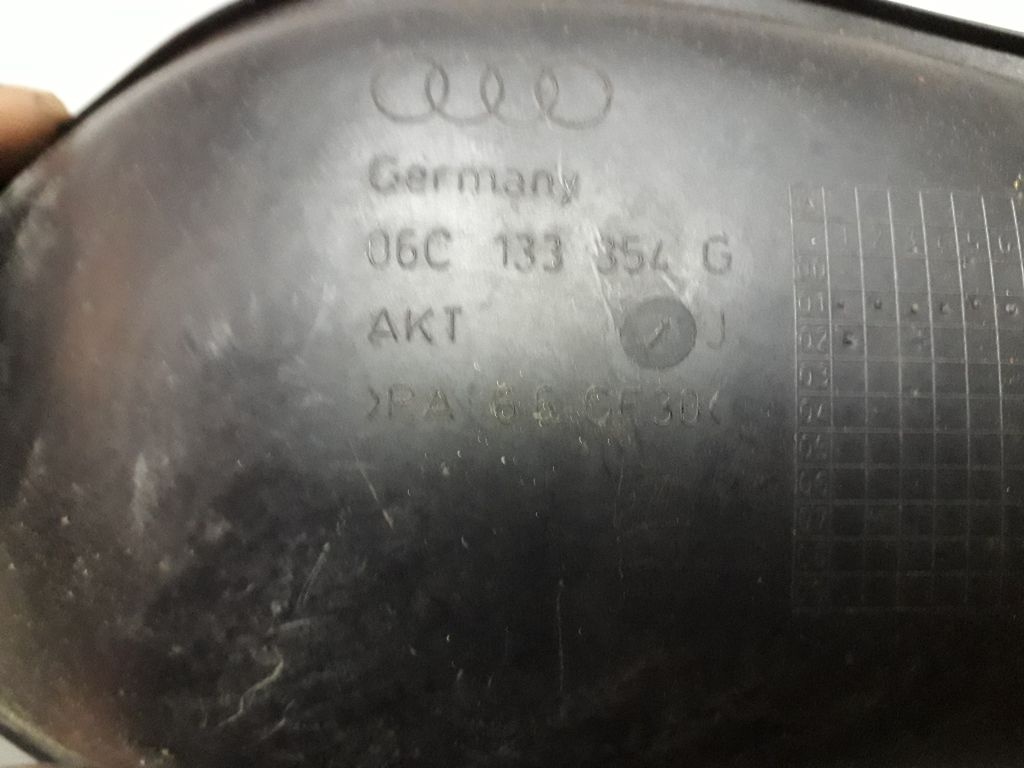 Воздуховод к Audi A6 2001