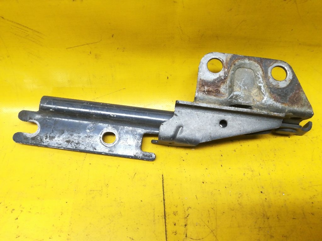 Петля капота к Kia Clarus 1997