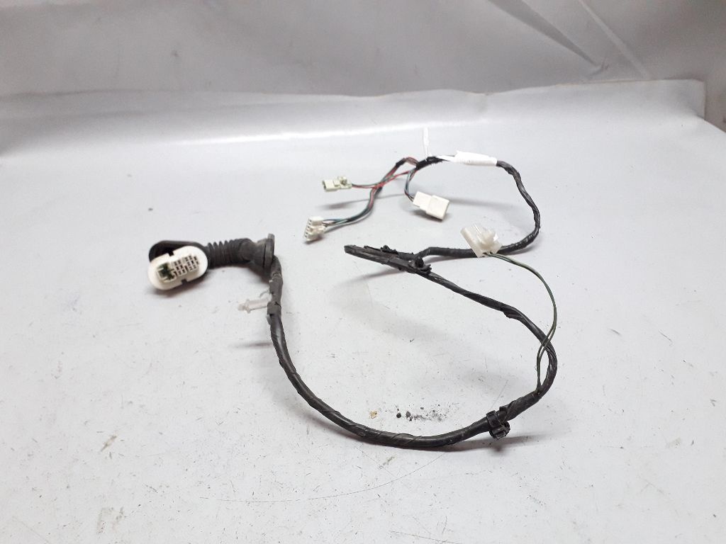 Проводка двери к Mazda Premacy 2001