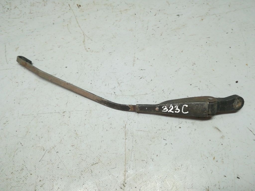 Щеткодержатель задний к Mazda 323 1995