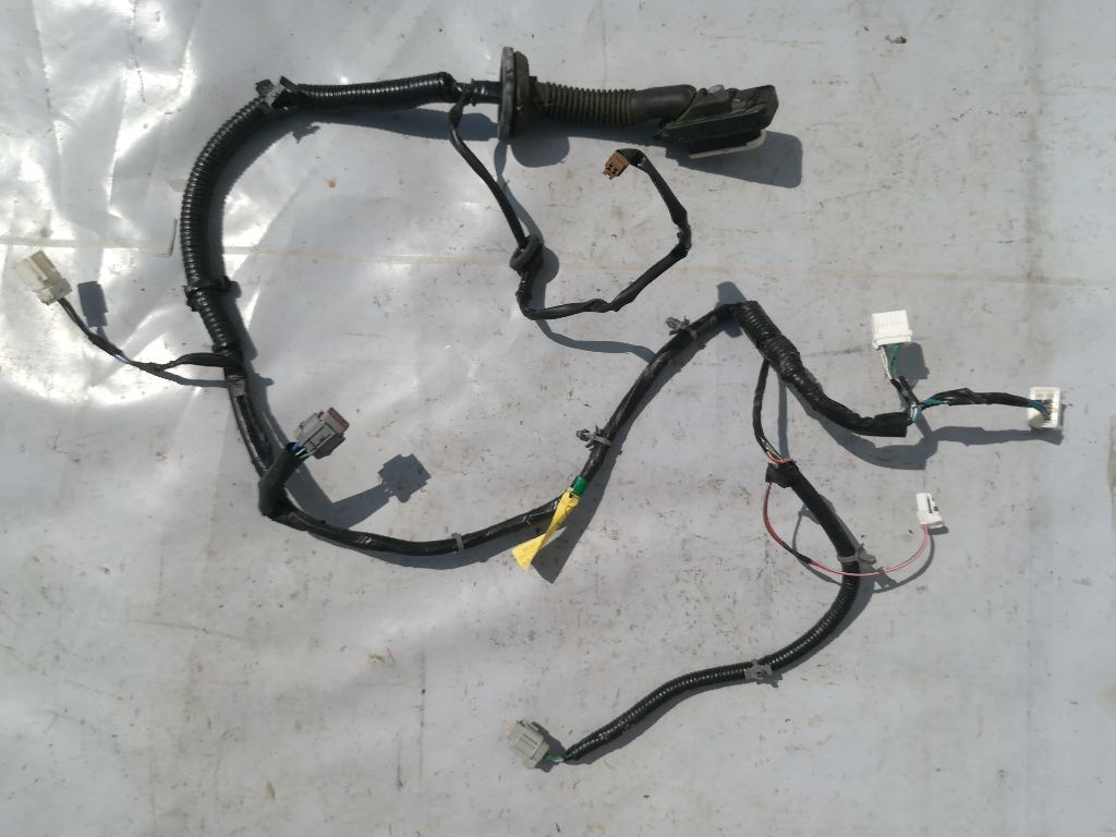 Проводка двери к Nissan Maxima 2002