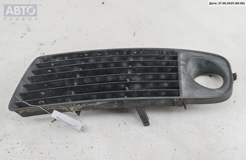Рамка фары к Audi A6 1999