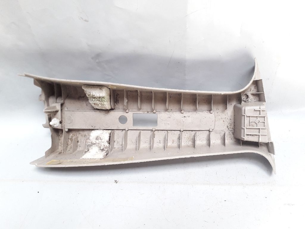 Обшивка стойки к Chrysler Pacifica 2005