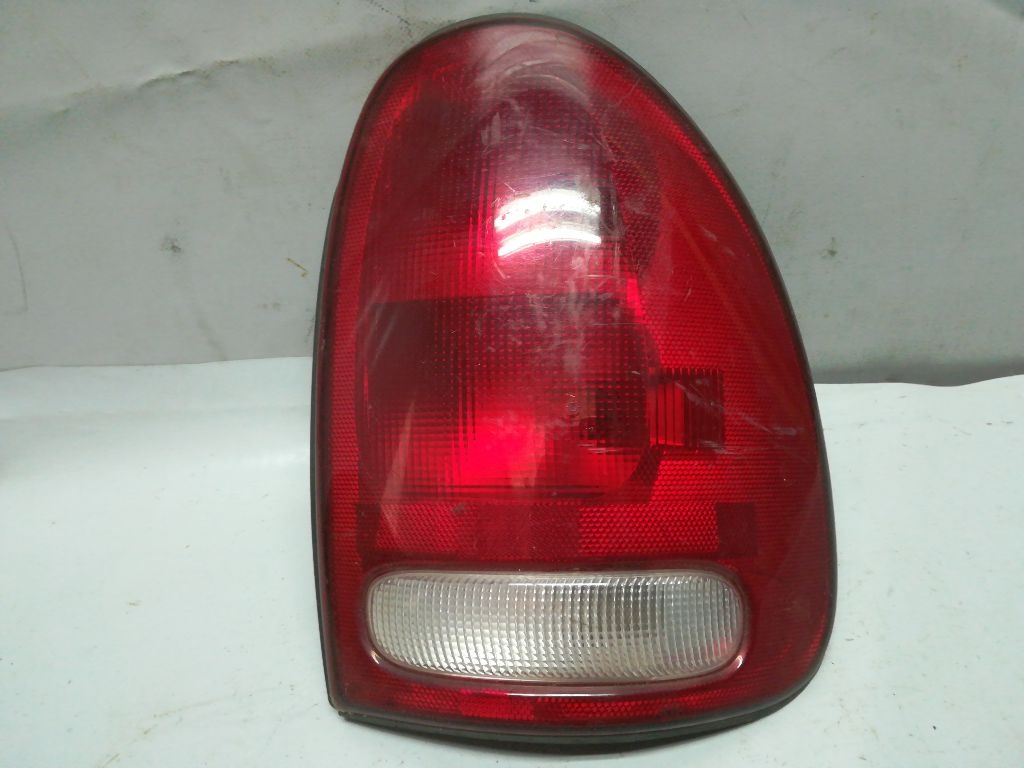 Фонарь задний правый к Dodge Caravan 1999