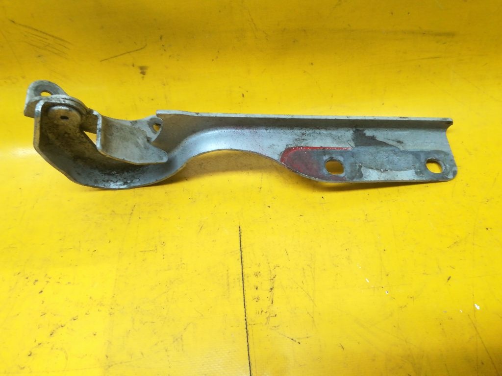 Петля капота к Suzuki Baleno 1998