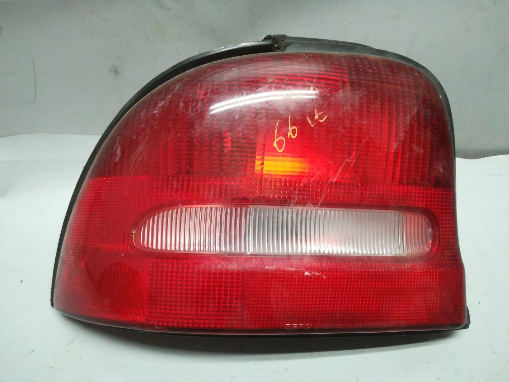 Фонарь задний левый к Chrysler Neon 1998