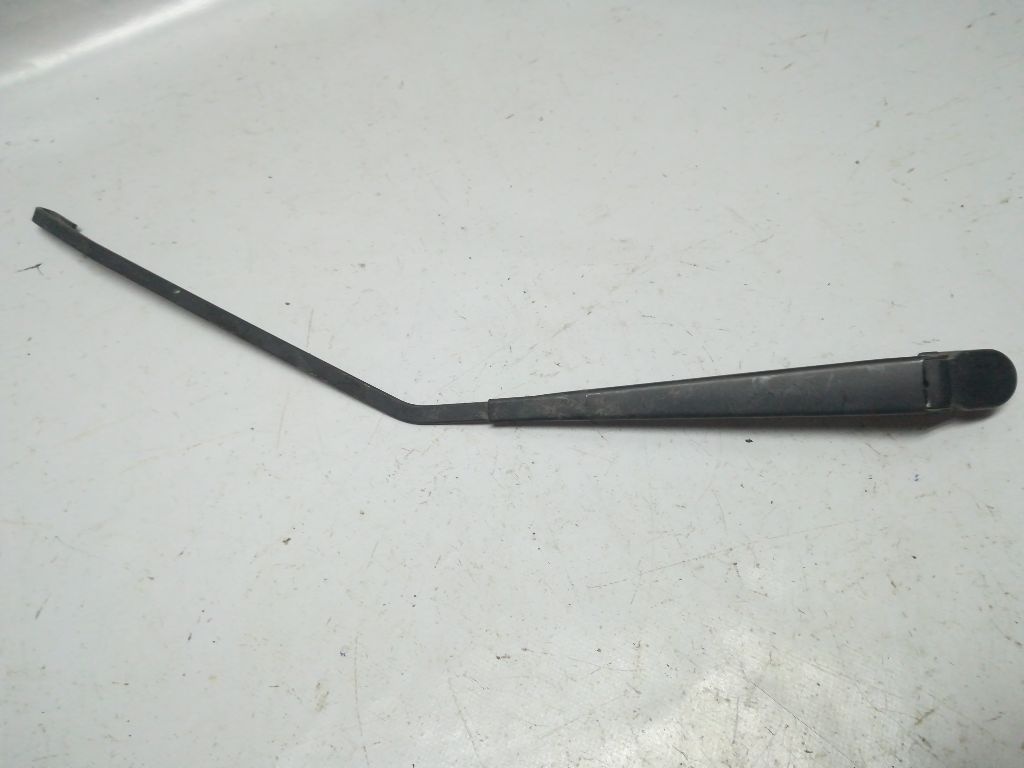 Щеткодержатель задний к Mitsubishi Carisma 2000