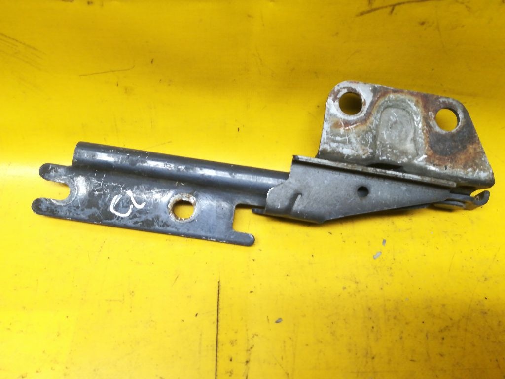 Петля капота к Kia Clarus 1998