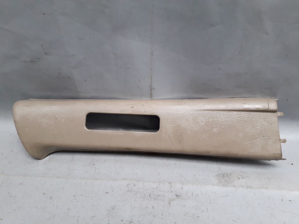 Обшивка стойки к Mazda MPV 2001