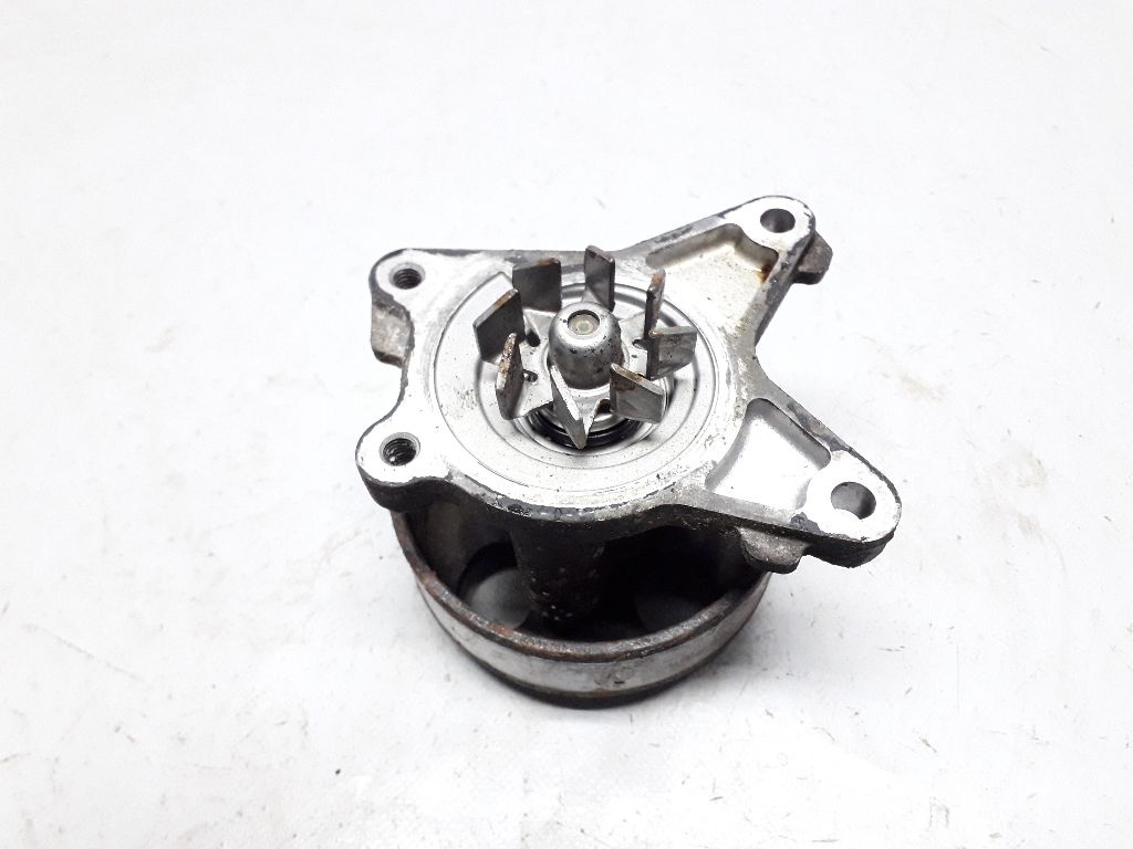 Помпа к Nissan Qashqai 2008
