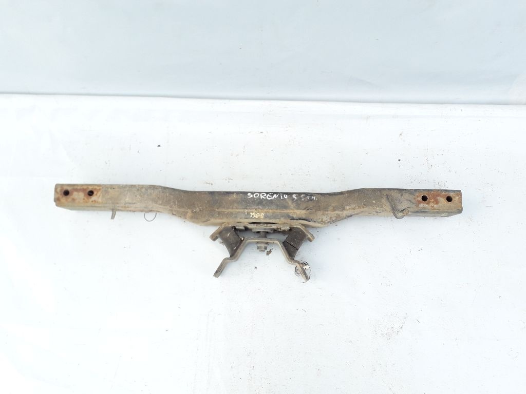Балка под КПП к Kia Sorento 2004