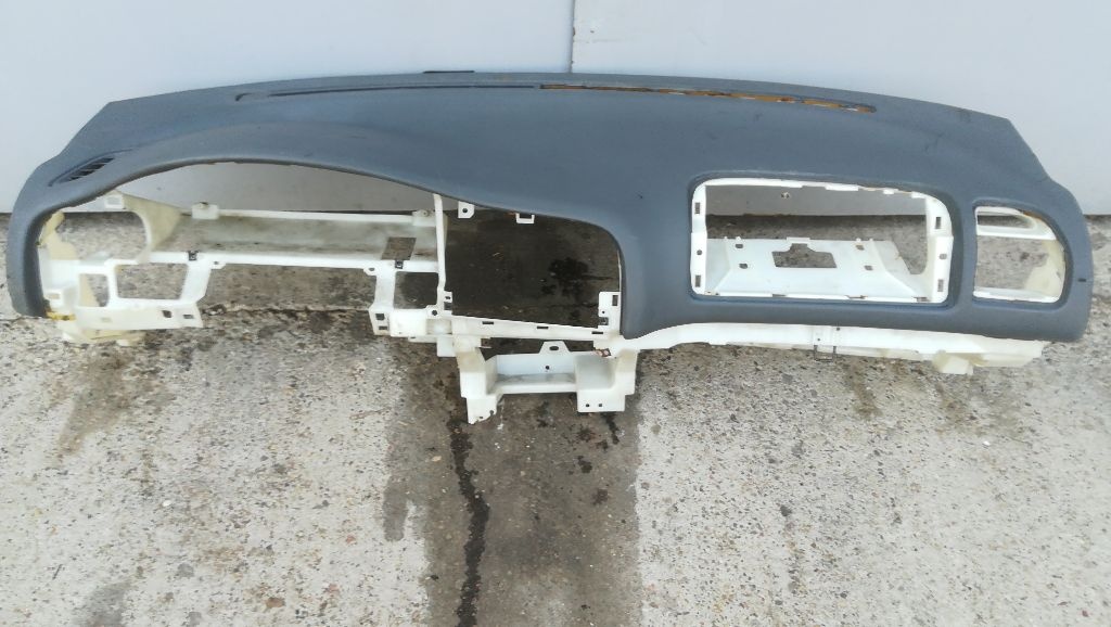 Панель передняя салона (торпедо) к Mazda 626 1999