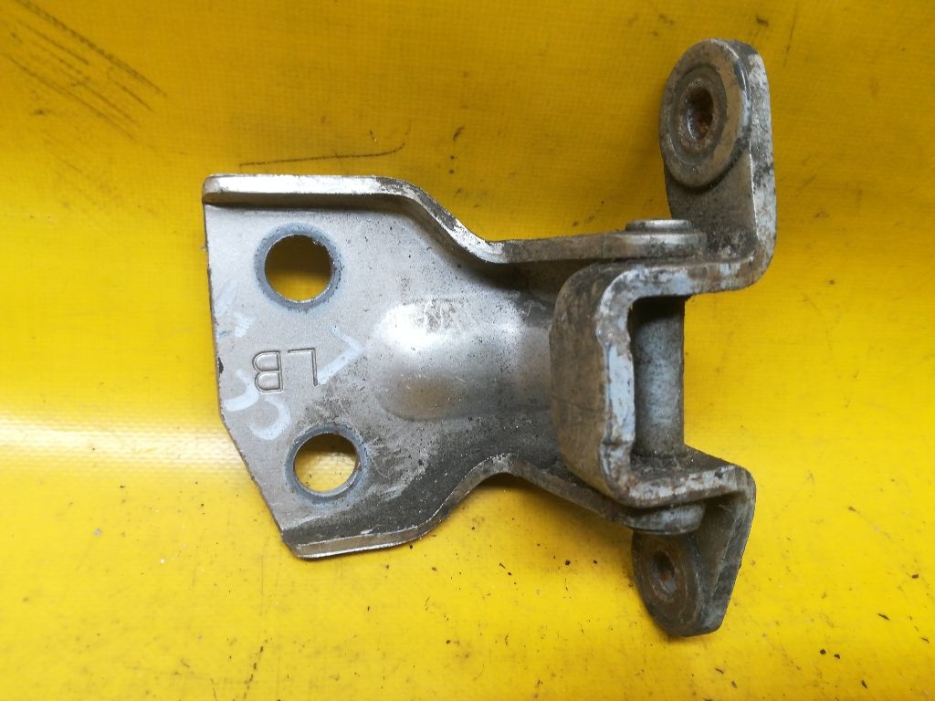 Петля двери к Kia Clarus 1998