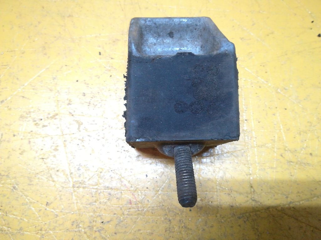 Подушка крепления двигателя к Renault 25 1991