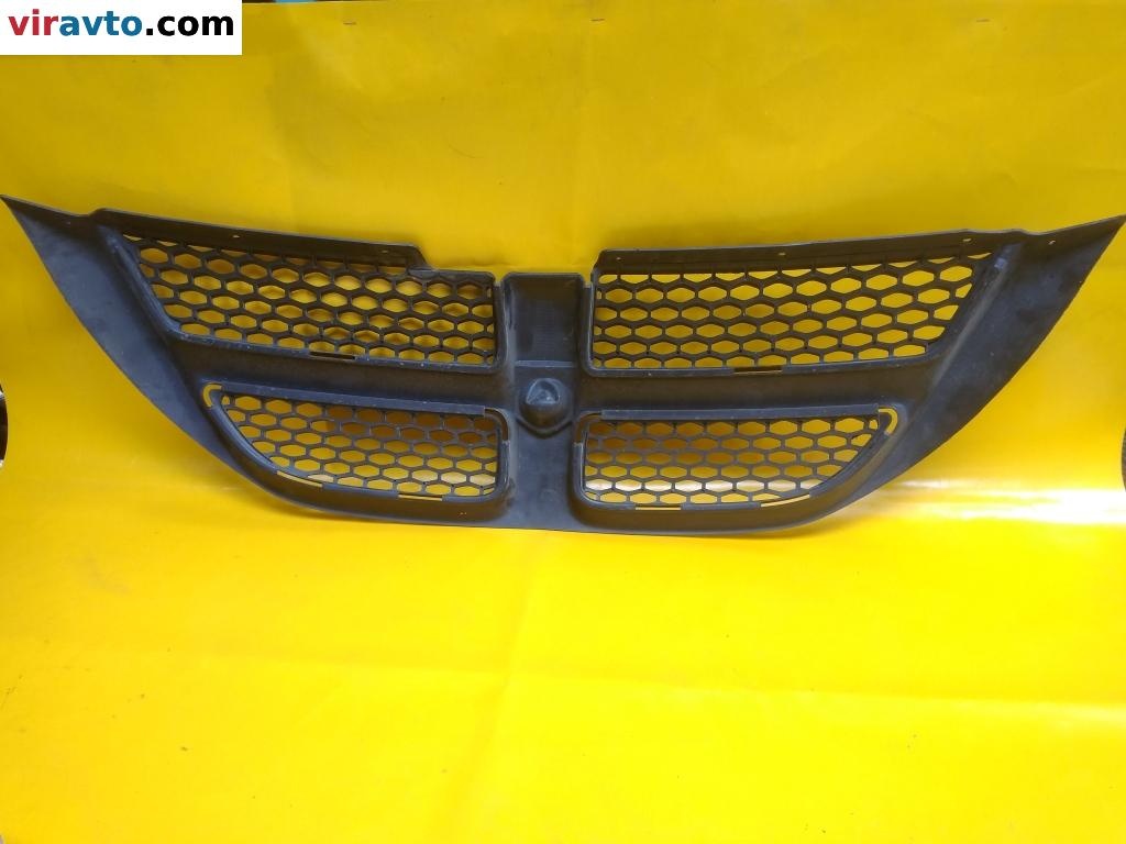 Решетка радиатора к Dodge Caravan 2004