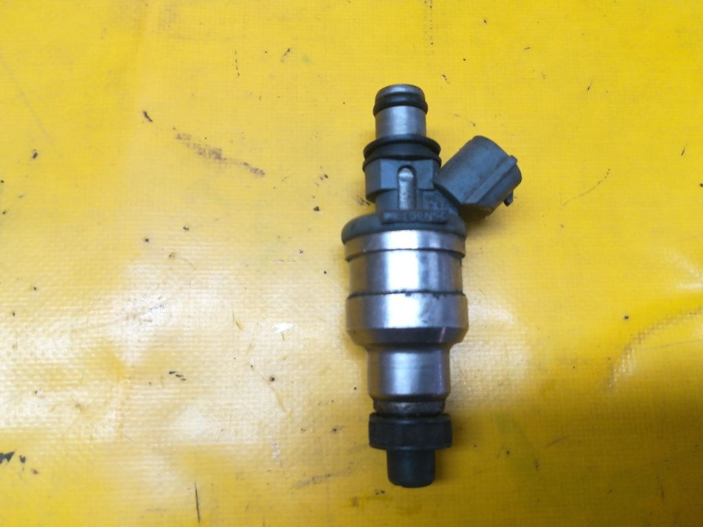 Форсунка к Mazda 323 1990