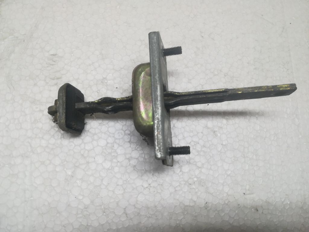 Ограничитель открывания двери к Mazda 626 1995