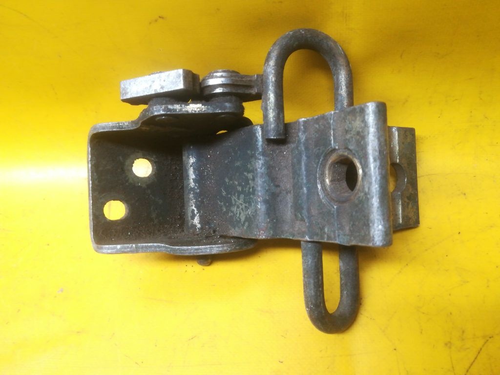 Петля двери к Audi 80 1990
