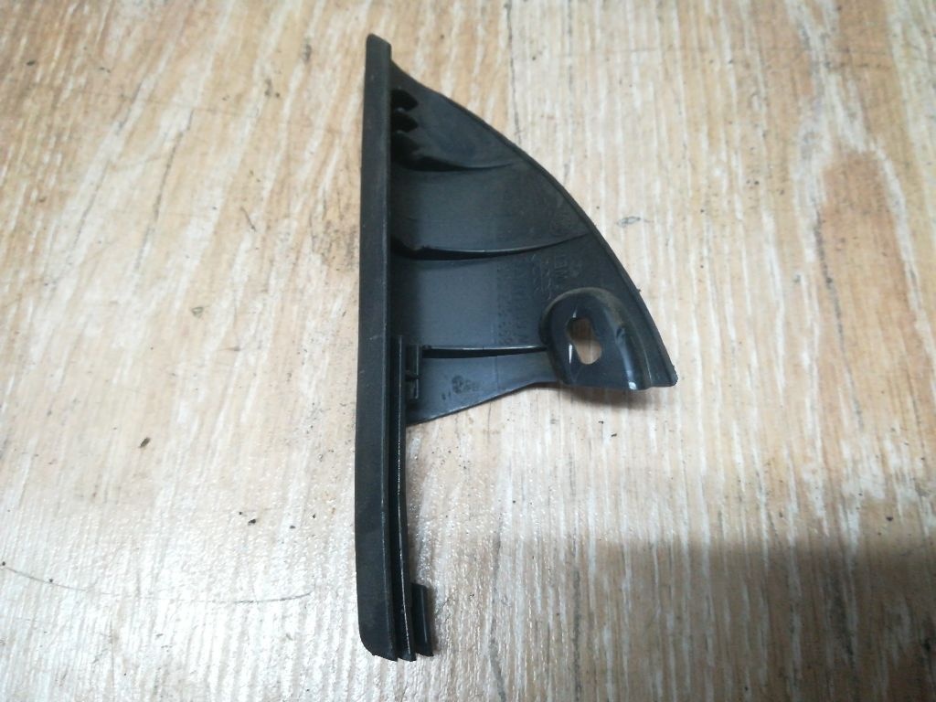 Заглушка к Audi 80 1995