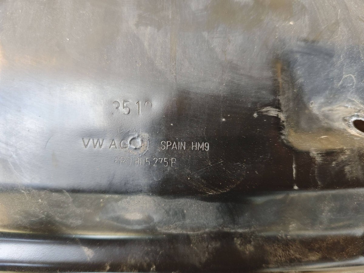 Дождевик к Volkswagen Polo 2019