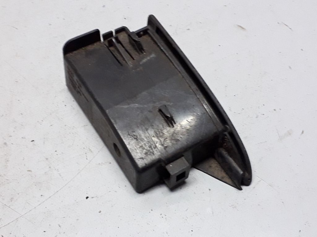 Пепельница к Audi A6 2000