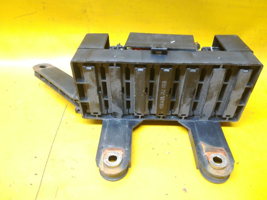 Разъем AUX / USB к Kia Sedona 2003