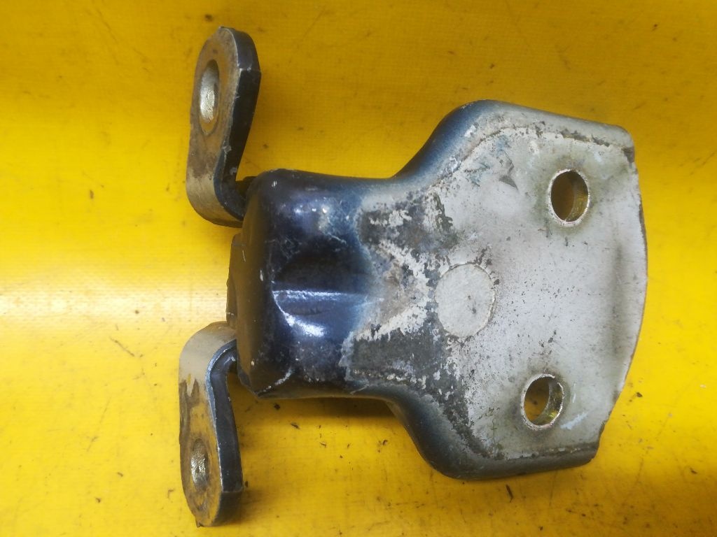 Петля двери к Daewoo Leganza 2002