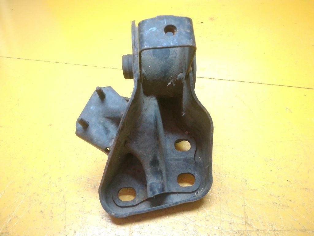 Подушка крепления КПП к Mazda 626 1997