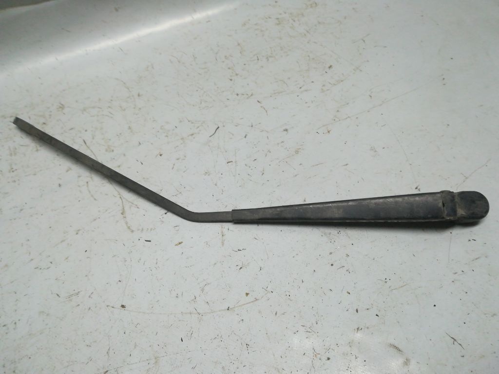Щеткодержатель задний к Mitsubishi Carisma 1998