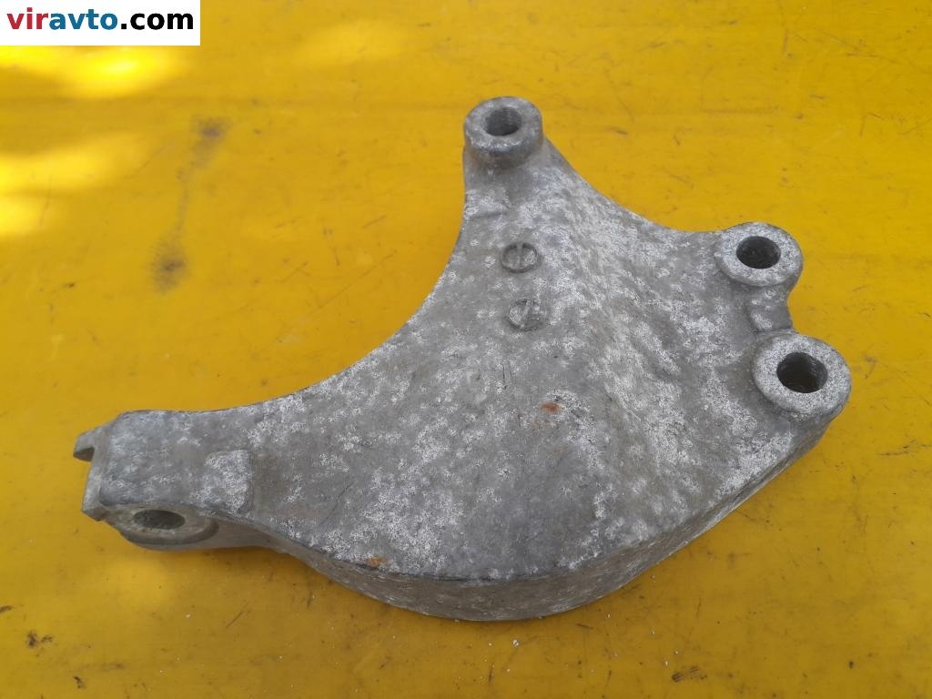 Кронштейн КПП к Mazda Millenia 2001