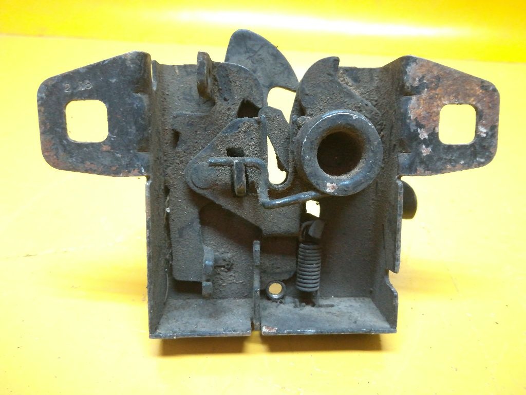 Замок капота к Ford Fiesta 1994