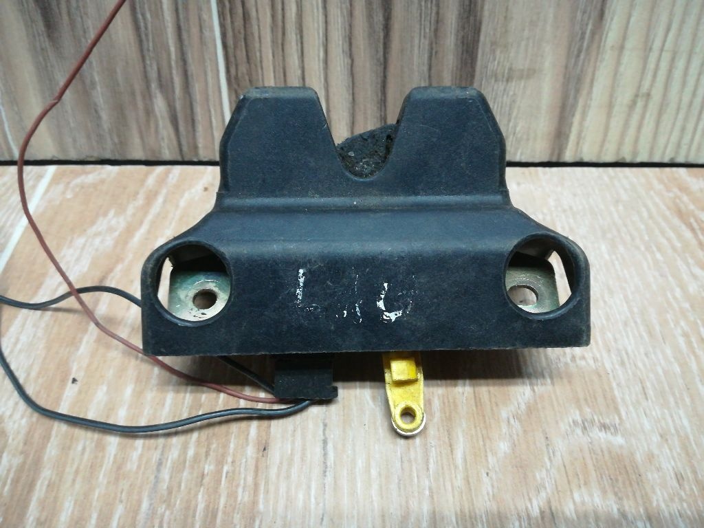 Замок багажника к Renault Laguna 1997
