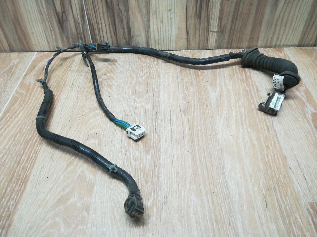 Проводка двери к Nissan Primera 2000
