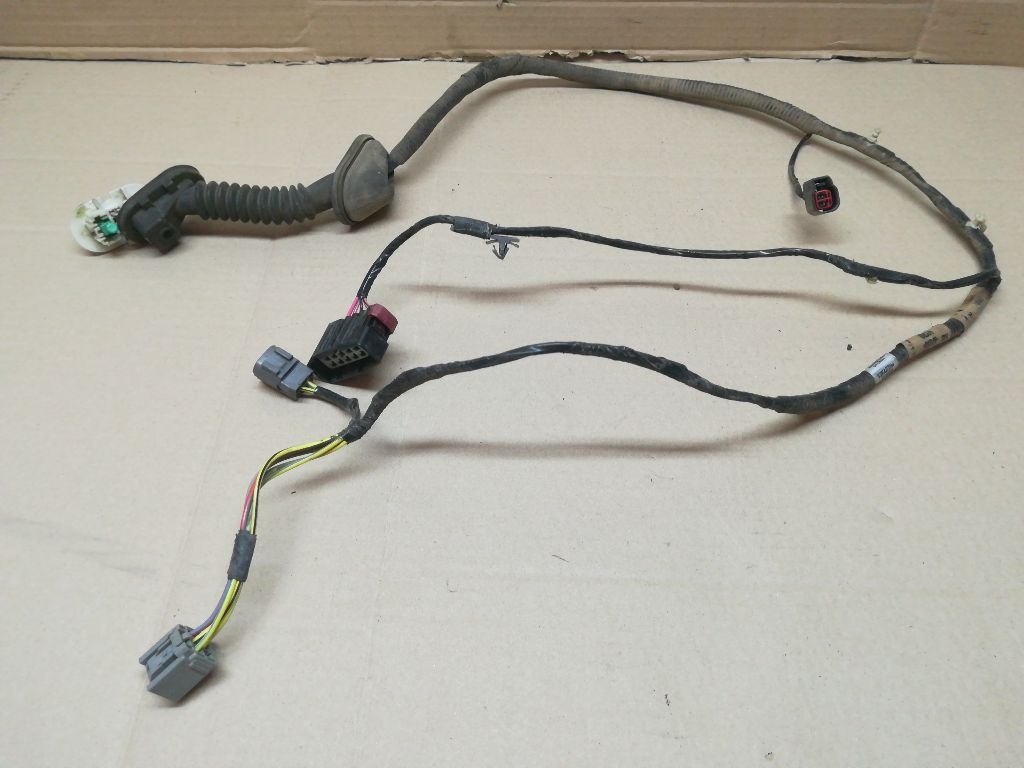 Проводка двери к Mazda Tribute 2002