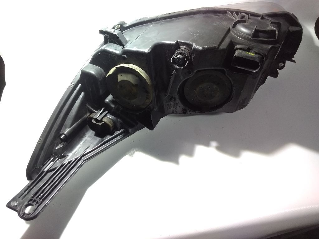 Фара правая к Ford Focus 2013