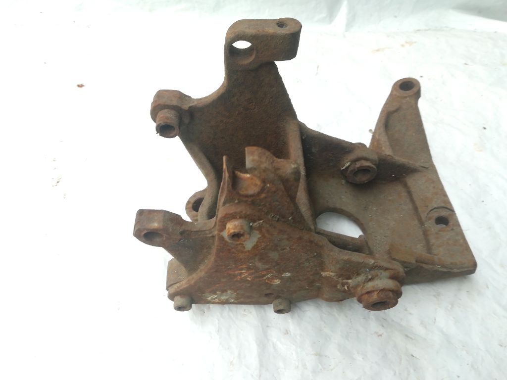 Кронштейн генератора к Peugeot 406 1998